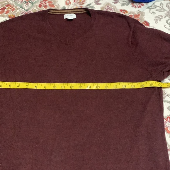 Old Navy V neck sweater, maroon - Picture 4 of 5